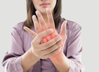 women rheumatoid arthritis causes