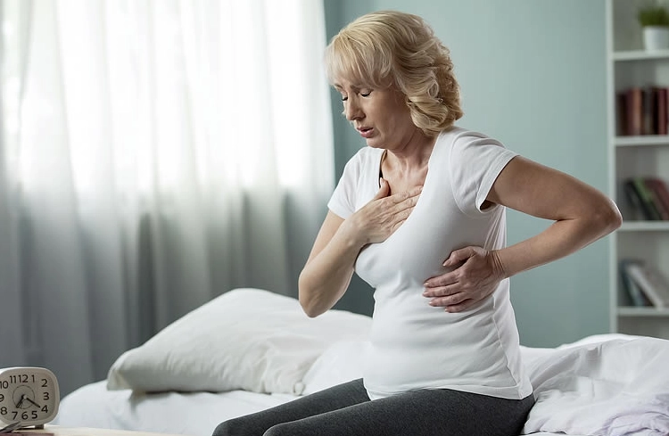 heart disease symptoms women heart disease symptoms women